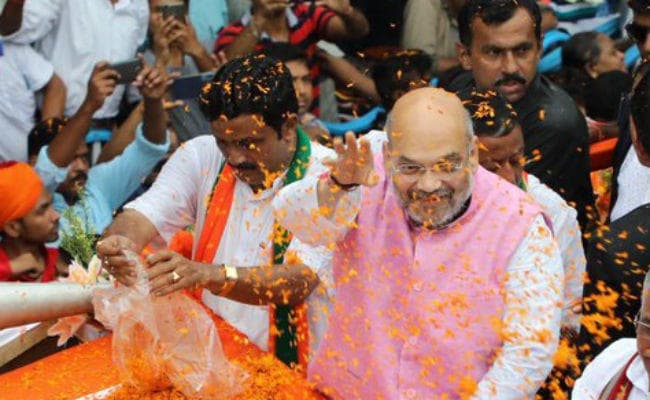 गोडसे पर बयान देकर फंसे अनंतकुमार और साध्वी प्रज्ञा, भाजपा ने झाड़ा पल्ला, शाह ने कही ये बात