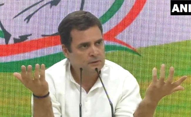 राहुल ने EC पर पक्षपात का लगाया आरोप, पहली बार प्रेस कॉन्फ्रेंस करने पर मोदी का उड़ाया मजाक