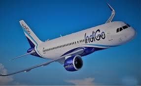 विमान में दो यात्रियों की तबीयत बिगड़ी, भर्ती