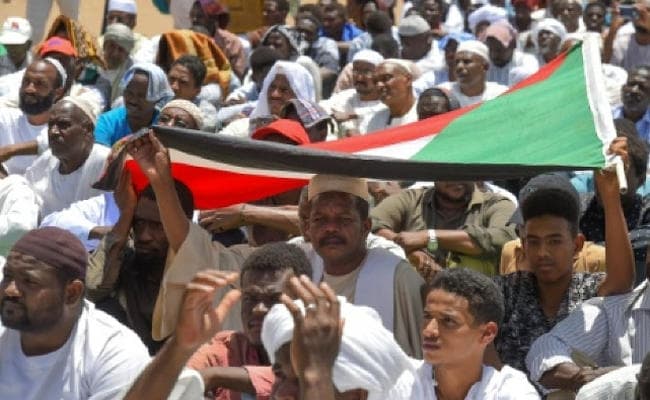 वैश्विक शक्तियों ने सूडान के सैन्य शासकों व प्रदर्शनकारियों से पुन: बातचीत शुरू करने को कहा