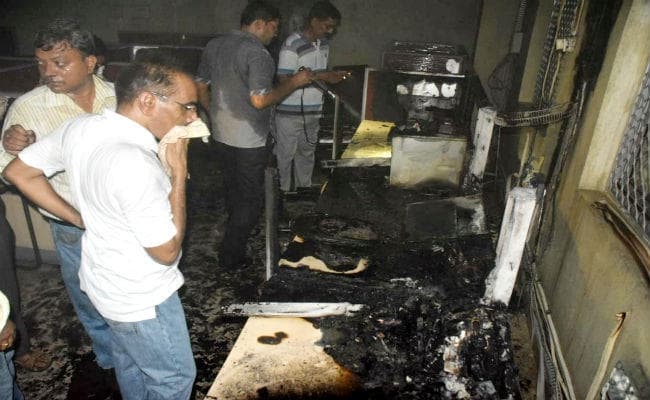 पूर्व मध्य रेल मुख्यालय के क्लेम सेक्शन में लगी आग, कंप्यूटर, एसी समेत कागजात राख, लाखों की क्षति