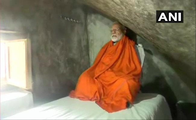 पीएम नरेंद्र मोदी ने केदारनाथ धाम के निकट स्थित गुफा में लगाया ध्यान