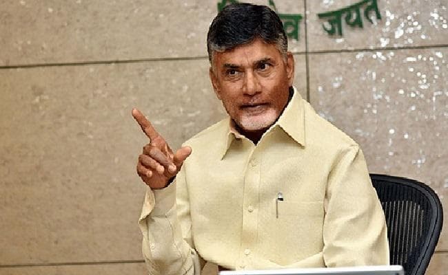 बसपा - सपा नेताओं से मिलने लखनऊ पहुंचे नायडू