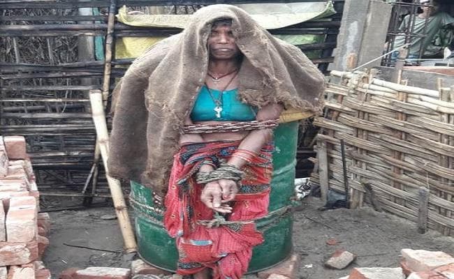 जमीनी विवाद में वृद्ध महिला को ड्राम के सहारे रस्सी से घंटों रखा बांधे, पति को भी पीटा