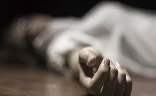 मध्य प्रदेश में चुनाव ड्यूटी पर तैनात दो कर्मचारियों की मौत