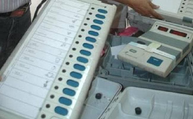 #VotingRound7 : बिहार के राजगीर में ग्रामीणों ने बीडीओ से की मारपीट, EVM तोड़ी