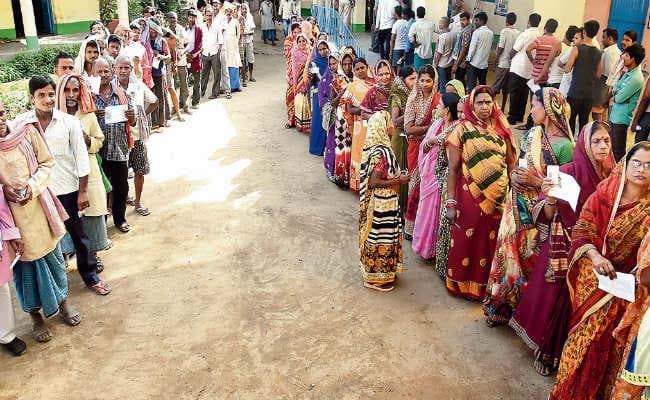 वोट देने से रोका तो हुआ हंगामा, पुलिस ने की फायरिंग