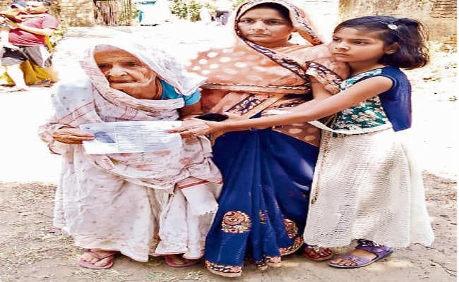 दानापुर :  चाचा व भतीजी की लड़ाई में वोटरों ने दिखाया उत्साह