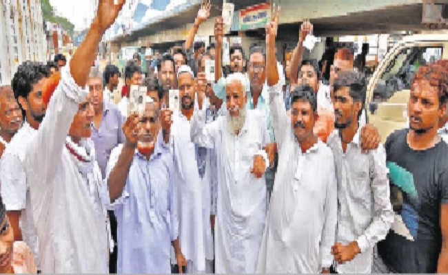 लोकसभा चुनाव : आयोग की सूची में जीवित रह गये मृतक,  कट गये कुछ जीवित वोटरों के नाम