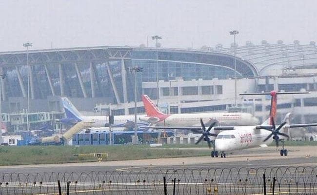 170 यात्रियों को सिंगापुर ले जा रहा विमान आपात स्थिति में चेन्नई में उतरा