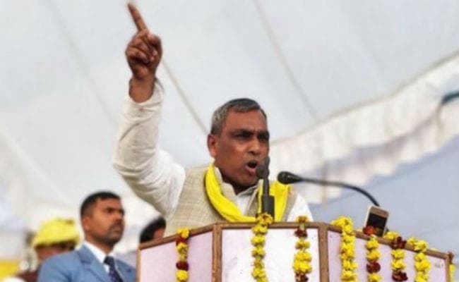 मतदान खत्म होते ही ओमप्रकाश राजभर पर गिरी गाज, UP कैबिनेट से  हुए बर्खास्त