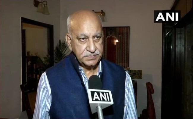 मानहानि के केस में आज होगी सुनवाई, पूर्व मंत्री एमजे अकबर अदालत पहुंचे