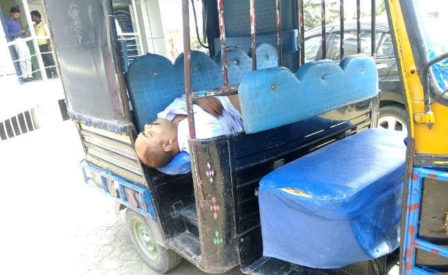 मैनेजर को गोली मार कर अपराधियों ने लूट लिये 10 लाख रुपये, SHO निलंबित, एसएसपी को SIT गठित करने का आदेश