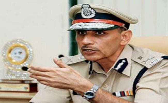 नाथूराम गोडसे का जन्मदिन मनाने के आरोप में हिंदू महासभा के छह लोग गिरफ्तार