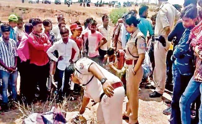 युवक की गला काट कर हुई हत्या