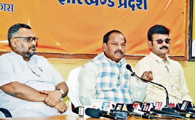 सुरक्षा व विकास के मुद्दे पर लोगों ने फिर लगायी मुहर : रघुवर दास