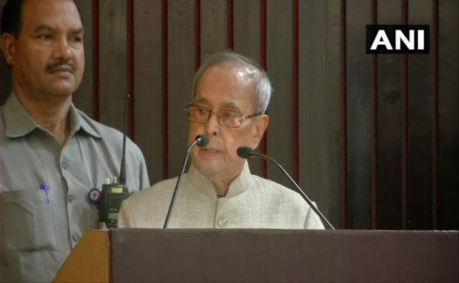 पूर्व राष्ट्रपति प्रणव मुखर्जी ने की चुनाव आयोग की तारीफ, कहा- शानदार तरीके से कराया चुनाव