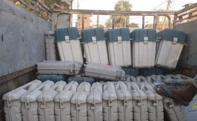 एग्जिट पोल के बाद EVM पर बढ़ी तकरार, कई जगह हंगामा, आज चुनाव आयोग से मिलेगा विपक्ष