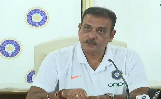 भारत के विश्व कप अभियान में धौनी की विराट भूमिका : रवि शास्त्री