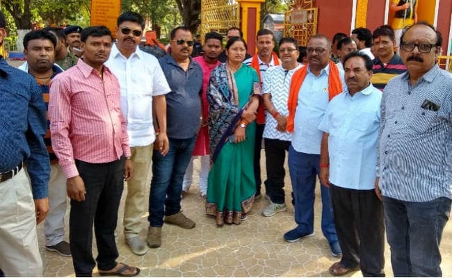 मतगणना से एक दिन पूर्व कोडरमा से भाजपा प्रत्‍याशी अन्‍नपूर्णा ने की ईटखोरी मंदिर में पूजा