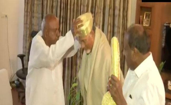 चंद्रबाबू नायडू ने ईवीएम के मुद्दे पर देवगौड़ा से की मुलाकात