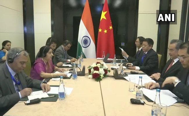 एससीओ बैठक से इतर चीनी विदेश मंत्री से मिलीं सुषमा स्वराज, द्विपक्षीय मुद्दों पर हुई चर्चा