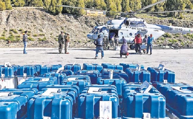 मजबूत सुरक्षा के घेरे में इवीएम