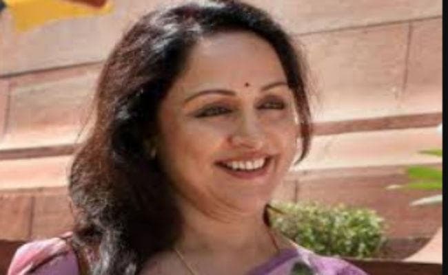 #ElectionResults2019 : मथुरा में हेमामालिनी गठबंधन प्रत्याशी से 5000 मतों से आगे