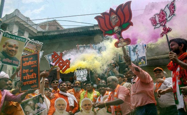 मोदीमय हुई काशी : गली-कूचों में नहीं बिक रहा ”बनारसी पान”, बज रहा अमिताभ बच्चन की फिल्म ”डॉन” का यह गाना…