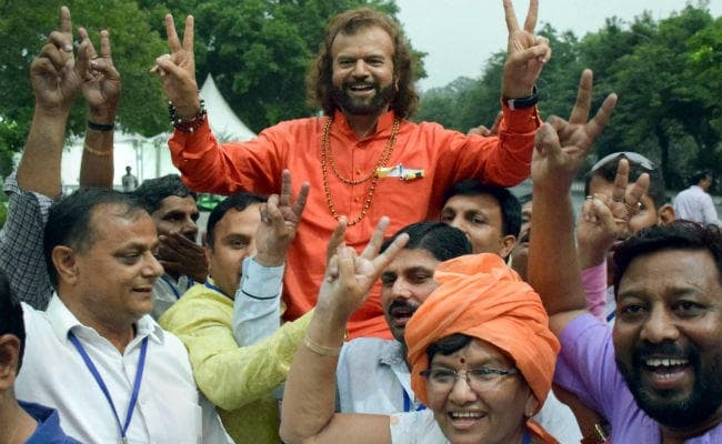 लोकसभा 2019 : हंसराज हंस ने विरोधियों का दिल किया ‘टोटे-टोटे‘