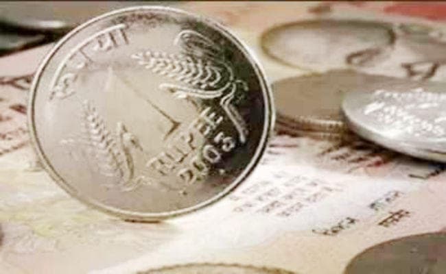 PM Modi की भारी जीत से रुपये हुआ मजबूत, डॉलर के मुकाबले 49 पैसे की तेजी के साथ बंद