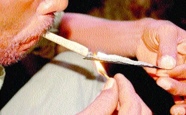 युवाओं की जिंदगी पी रहा नशा