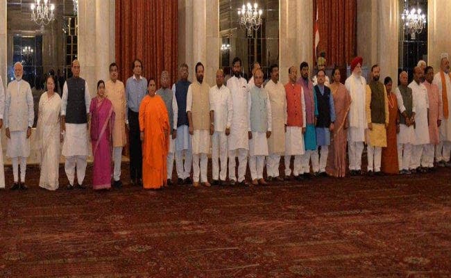 लोकसभा चुनाव अंतिम परिणाम : भाजपा को 303 सीटें, कांग्रेस 52 पर सिमटी, द्रमुक तीसरे नंबर पर