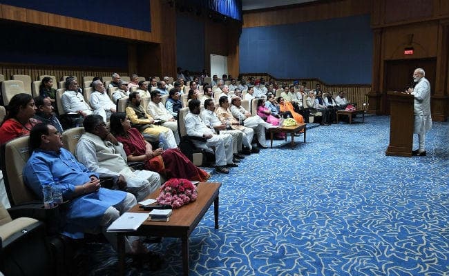 जनादेश के बाद: कैबिनेट ने राष्ट्रपति को सौंपा इस्तीफा, 16वीं लोस भंग करने की सिफारिश, आज नरेंद्र मोदी को नेता चुनेगा एनडीए