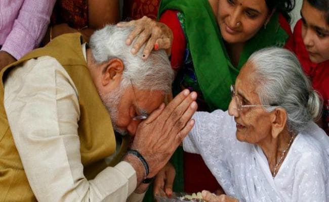 कल शाम मां से आशीर्वाद लेने गुजरात जायेंगे पीएम मोदी