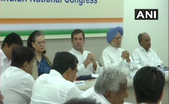 तीन घंटे चली CWC की मीटिंग, राहुल गांधी के इस्तीफे पर अंबिका सोनी ने कहा- "Not at all."