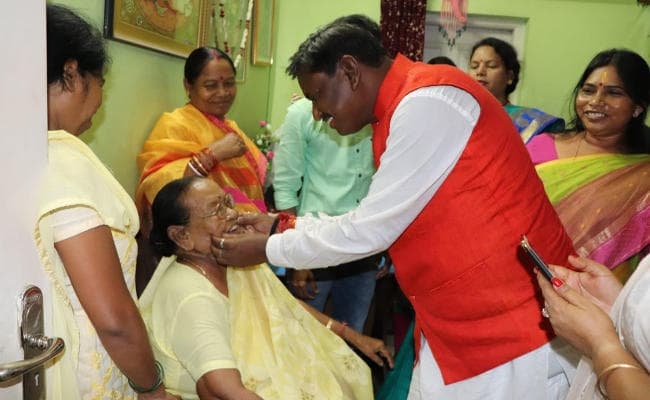 खूंटी लोस क्षेत्र का सर्वांगीण विकास करेंगे : अर्जुन मुंडा