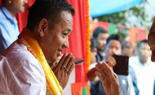 पी एस गोले ने 11 मंत्रियों के साथ सिक्किम के मुख्यमंत्री पद की शपथ ली