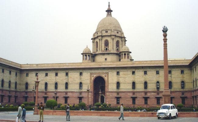 PMO के पास भी नहीं है पूर्व प्रधानमंत्रियों के इनकम टैक्स रिफंड का कोई रिकॉर्ड