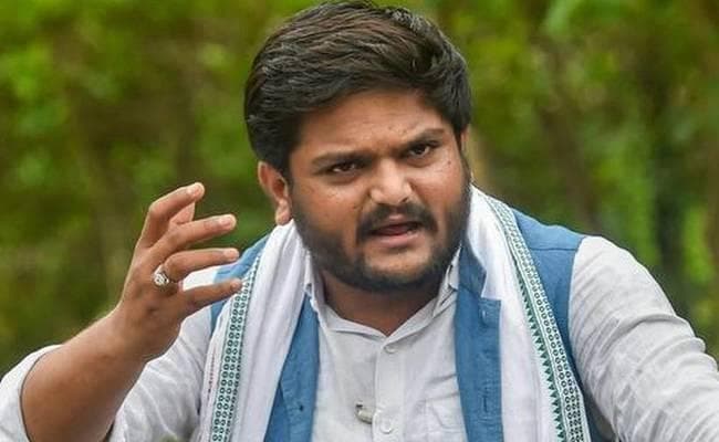 सूरत अग्निकांड : भूख हड़ताल की चेतावनी के बाद हार्दिक पटेल को हिरासत में लिया गया