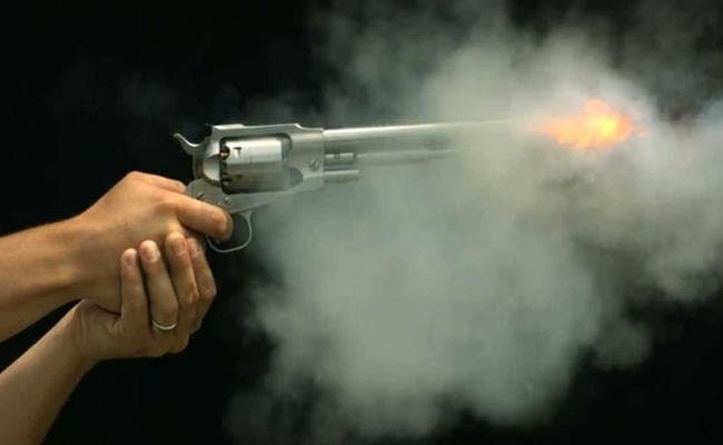 तृणमूल कार्यकर्ता को मारी गोली, हालत नाजुक