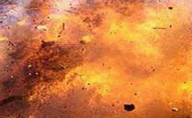 लाइटर ऑन करते ही गैस सिलेंडर में लगी आग, JDU विधायक पत्नी सहित झुलसे, हालत गंभीर