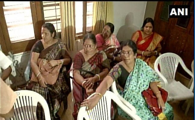 ममता बनर्जी को झटका, तीन विधायक सहित 20 पार्षद ले सकते हैं भाजपा की सदस्यता