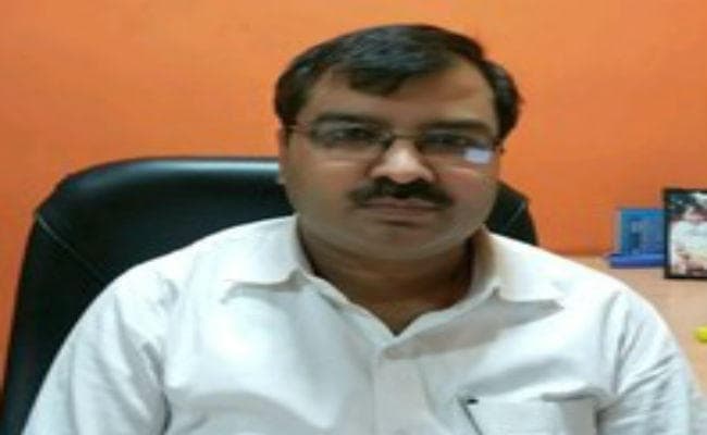 सारधा चिटफंड मामला : सीबीआई ने जांच अधिकारी प्रभाकर नाथ से तीन घंटे तक की पूछताछ