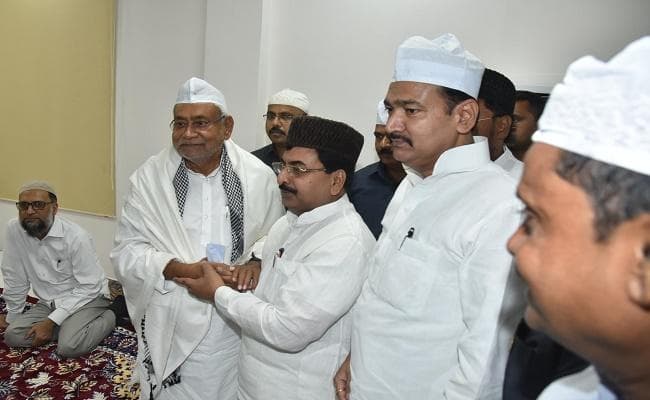 सीएम नीतीश ने दी इफ्तार पार्टी, कहा- दुआ करें, बिहार आगे बढ़े, देश तरक्की करे