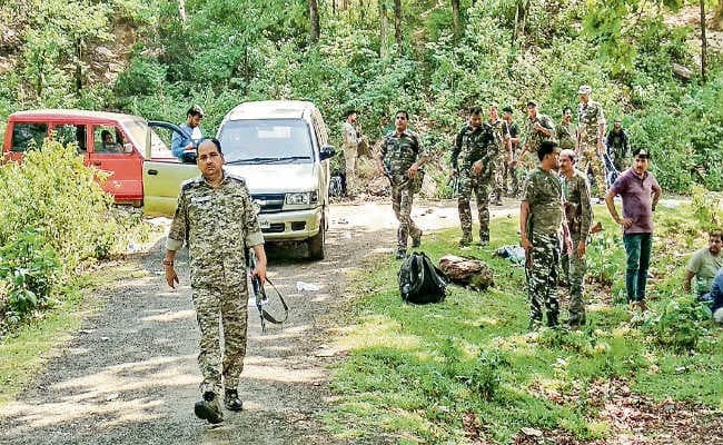 सरायकेला- चाईबासा बॉर्डर पर एक साल से जमा है हार्डकोर अनल दा व आकाश का दस्ता