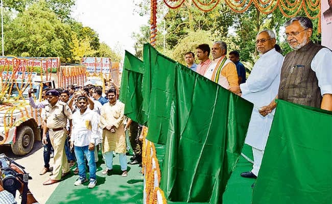 सीएम नीतीश कुमार ने खरीफ महाभियान रथ को दिखायी हरी झंडी