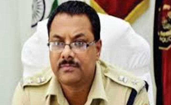 सारधा घोटाला : आईपीएस अधिकारी अर्णब घोष पूछताछ के लिए सीबीआई कार्यालय पहुंचे