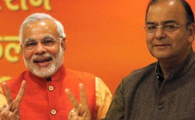 जेटली से मिलने उनके घर पहुंचे प्रधानमंत्री मोदी