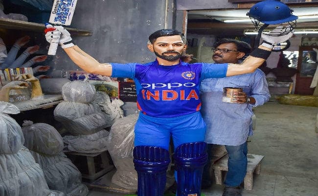 विश्व कप से पहले लार्ड्स पर कोहली के मोम के पुतले का अनावरण